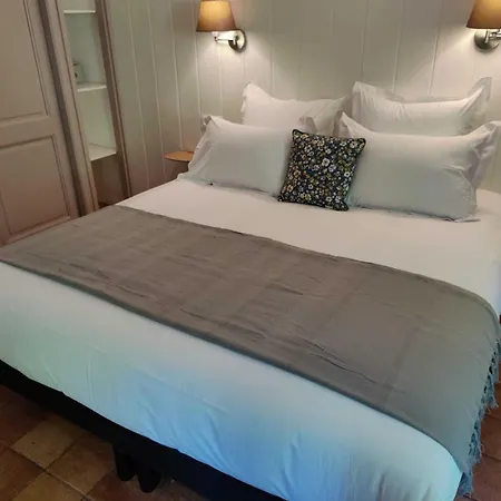 Des Laurels Hotel 3*